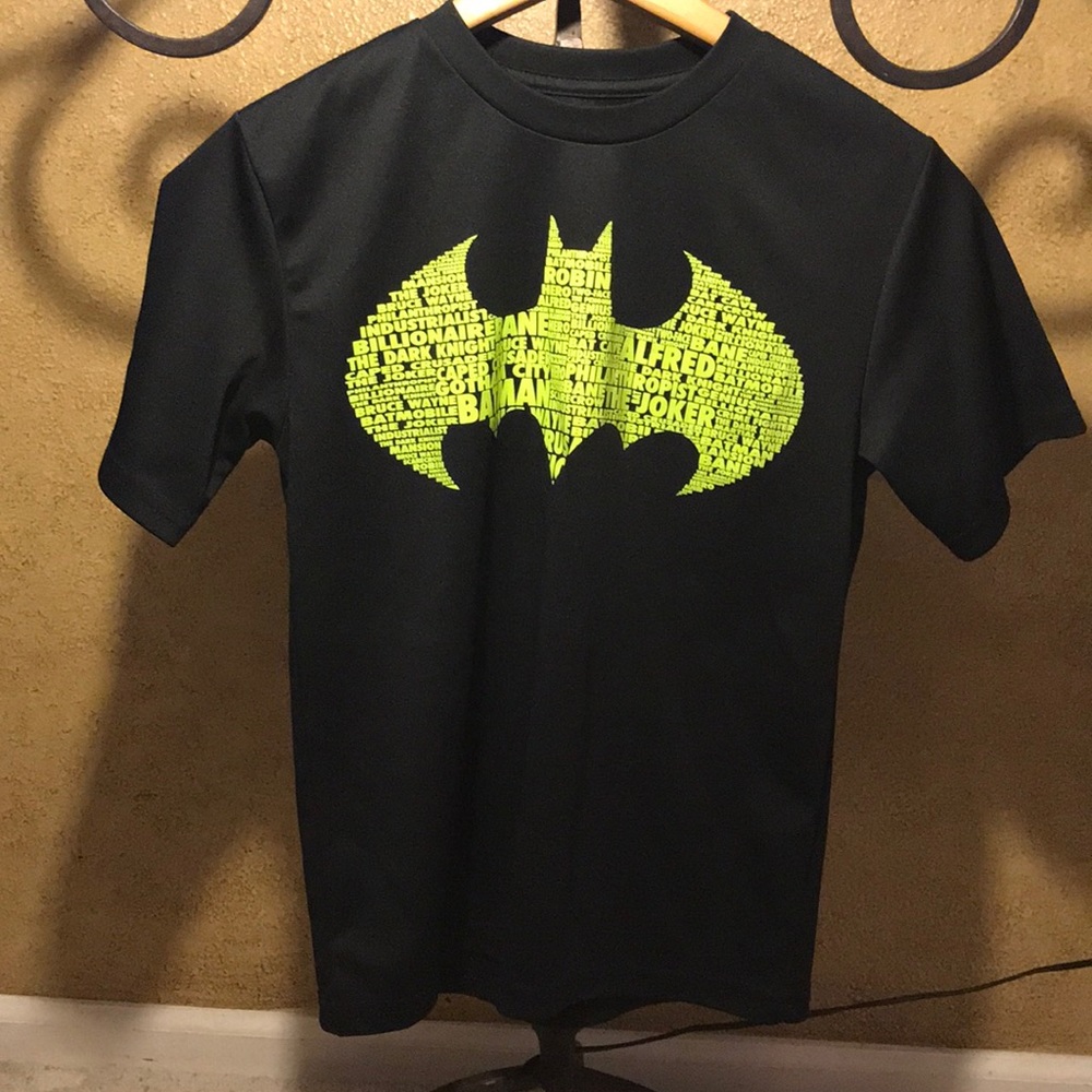 ⭐️Boy’s 10-12 Batman tee